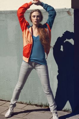 Img_2021?$s10background$